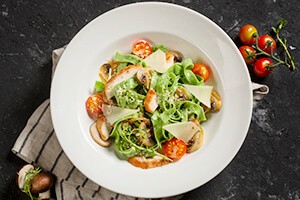 Паста с цыплёнком и песто